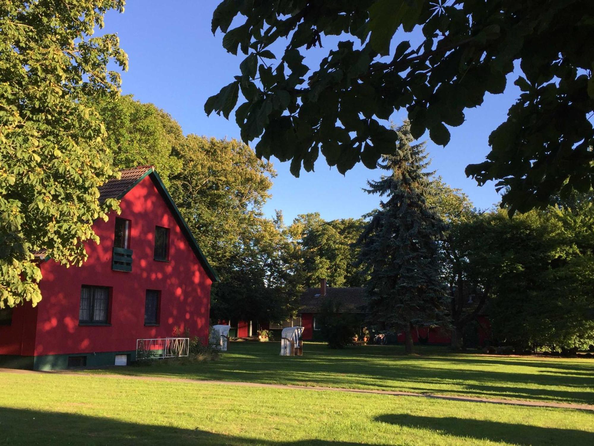 Ferienhaus 1 _ Ferien Im Gutspark Mattchow Exteriör bild